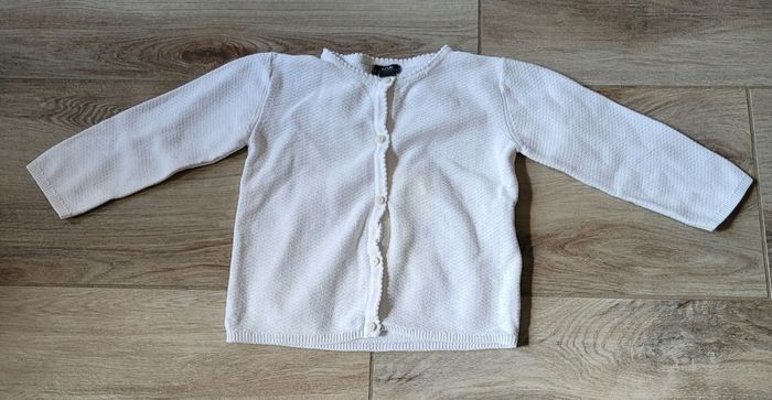 Lot de 4 gilets taille 18 mois - photo numéro 6