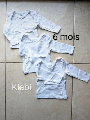 Lot body blanc  kiabi 6 mois