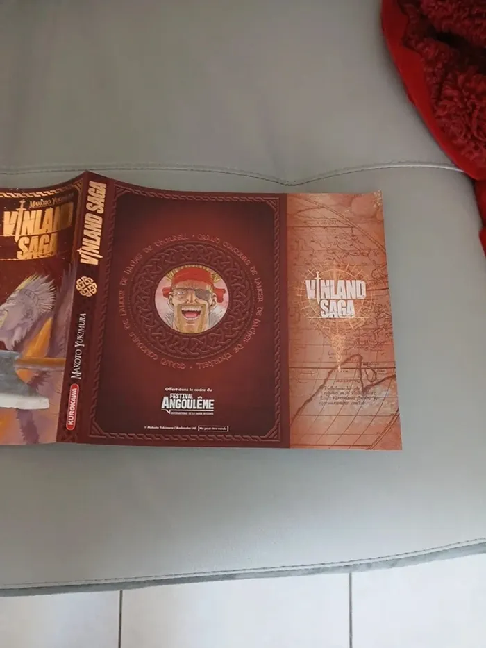 Jaquette Collector Vinland Saga bronze - festival de la bd - photo numéro 3