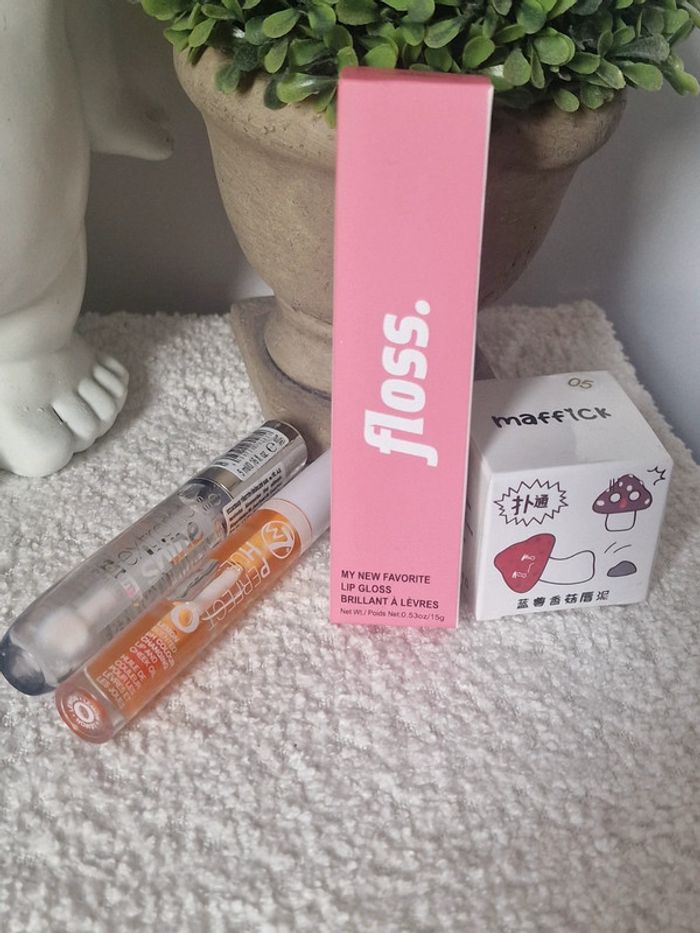 Lot produit lèvres floss, w7 ,maffick, essence - photo numéro 3