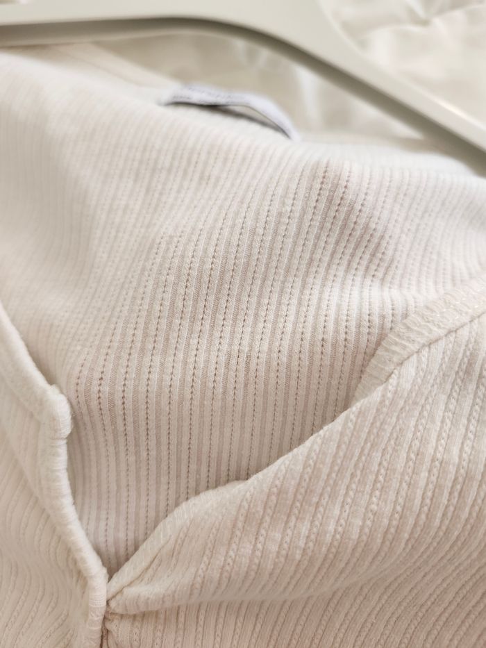 Top court manches longues Bershka taille M blanc - photo numéro 5