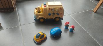 ambulance, voitures, figurines