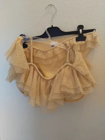 Maillots de bains deux pièces H&M haut 44 et bas 40