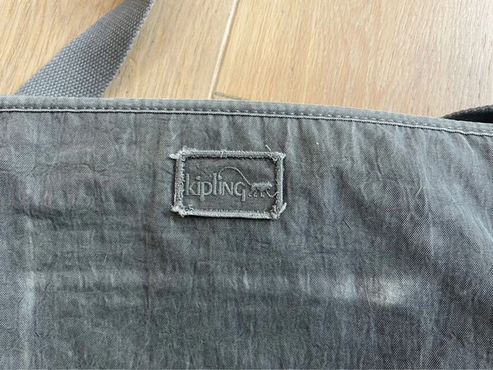 Sacoche grise Trivor - Kipling - photo numéro 8