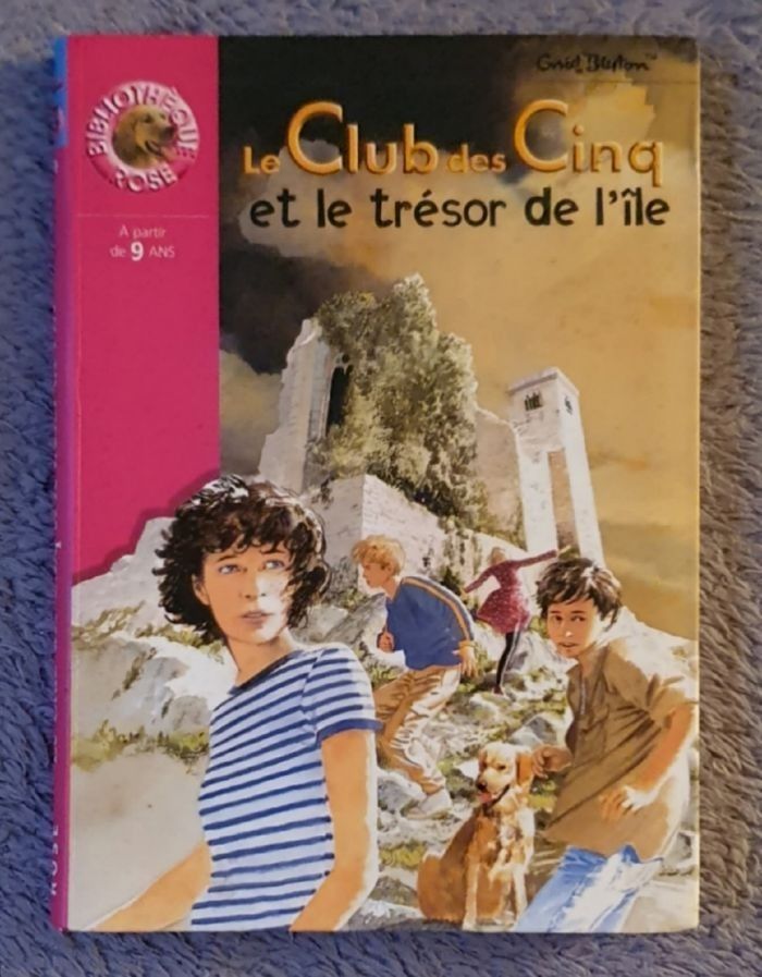 Livre Jeunesse, format poche "Le Club des Cinq - Et le Trésor de l'Île" (Dès 9 ans) / Hachette - photo numéro 1