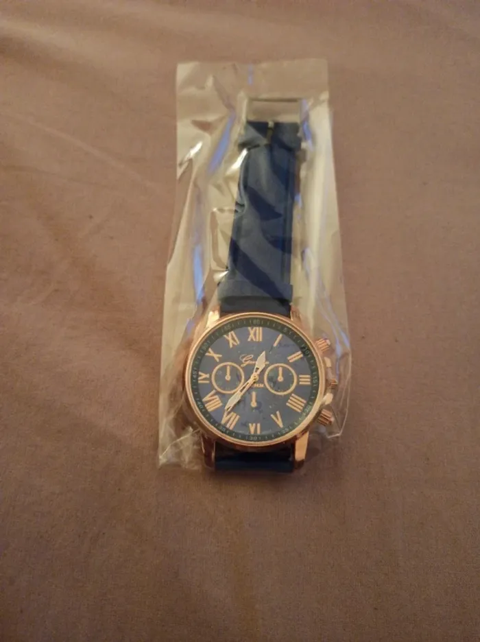 Montre imitation luxe neuve - photo numéro 3