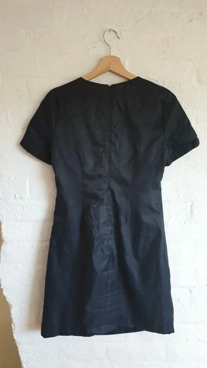 Robe marine légèrement satinée T1 - photo numéro 4