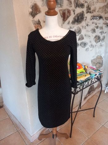 Robe longueur 82 cm.