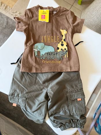 Ensemble pantalon et tee shirt 6 mois