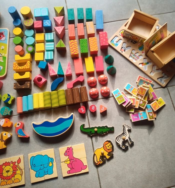 Gros lots de jouets en bois - photo numéro 4
