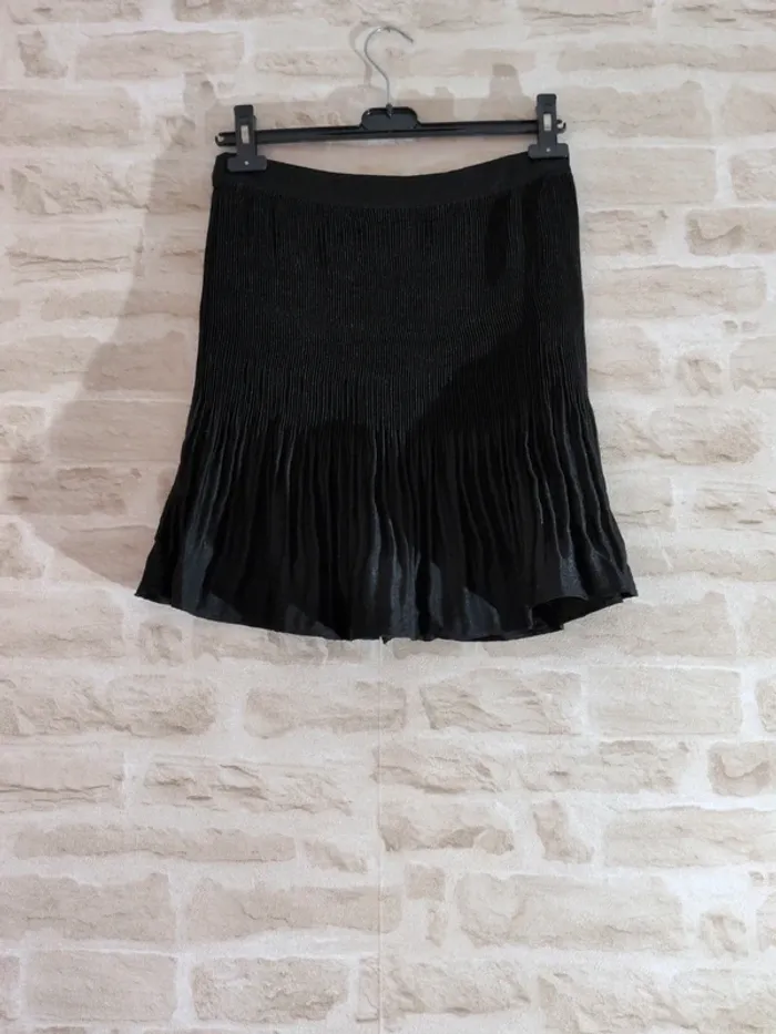 Petite jupe noire Camaïeu – Taille 38 – Neuve avec étiquette - photo numéro 2