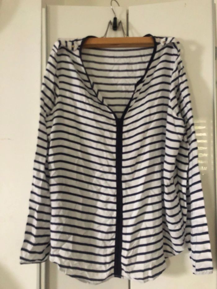 Tunique légère . Zara .marin . Taille L