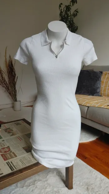 Robe polo blanc manches courtes côtelé mi-cuisse