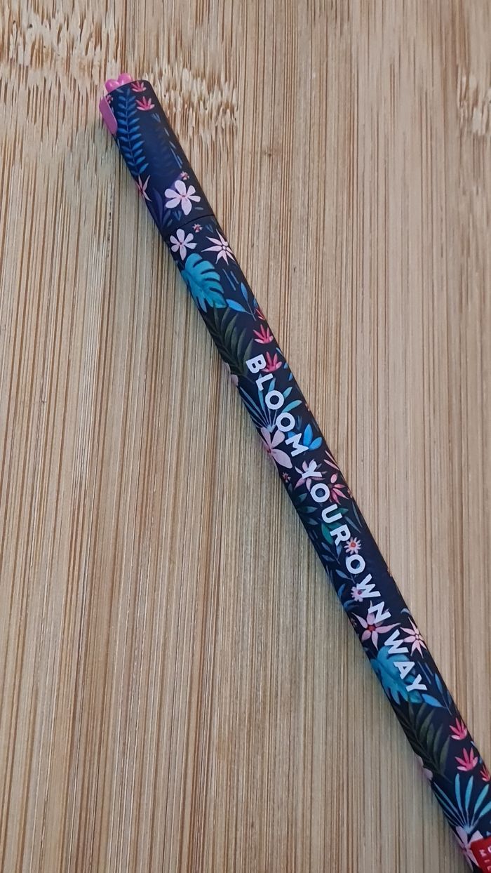 Legami Fleur 🌸1 Stylo Effaçable Neuf édition plus commercialisée - photo numéro 3