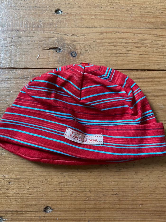 Petit bonnet il était un petit navire