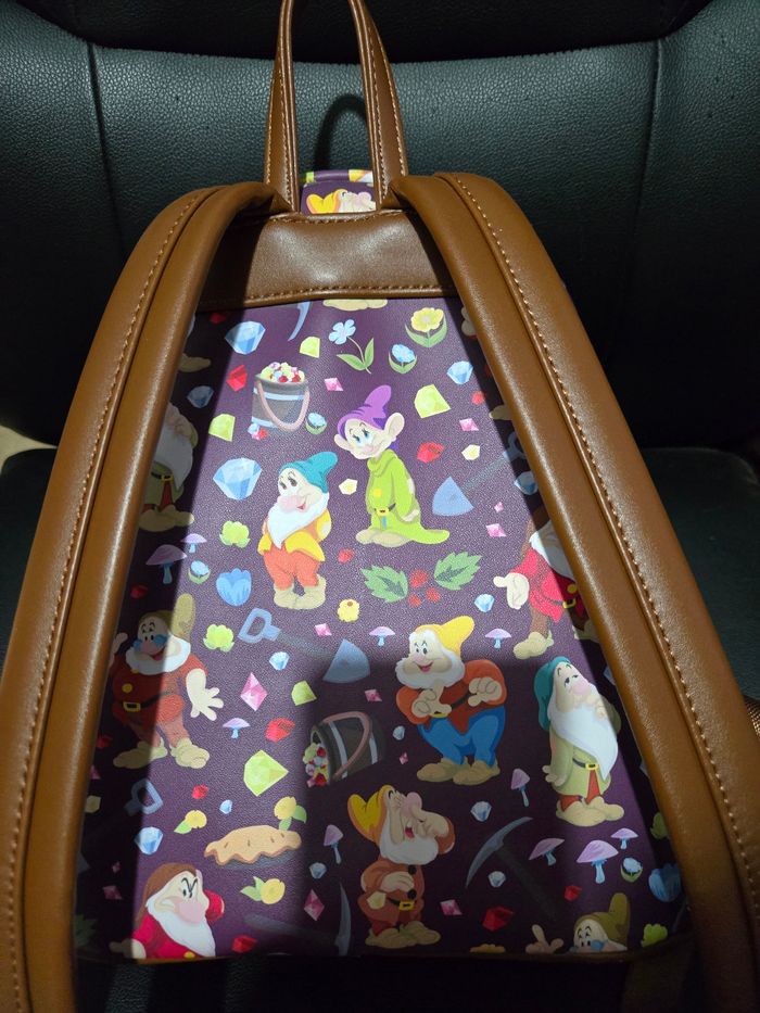 Loungefly blanche neige et les septs nains - photo numéro 3