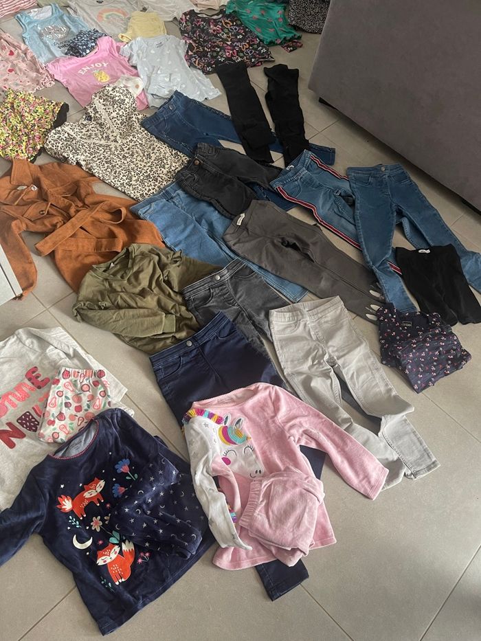 Lot 52 vêtement 5ans - photo numéro 6