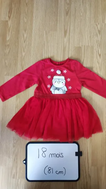 Robe rouge taille 80 cm