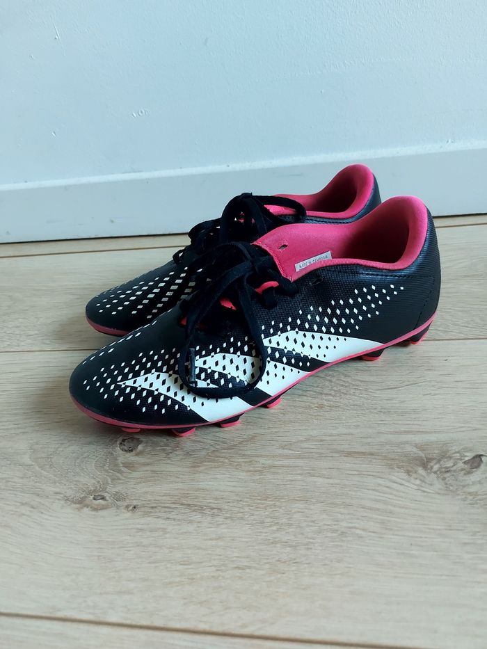 Crampons noir Adidas predator 36 2/3 - photo numéro 4