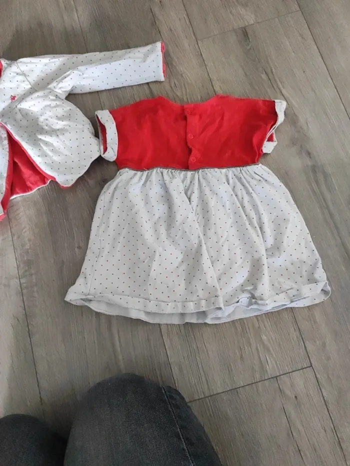 Lot ensemble robe et gilet 6mois - photo numéro 5
