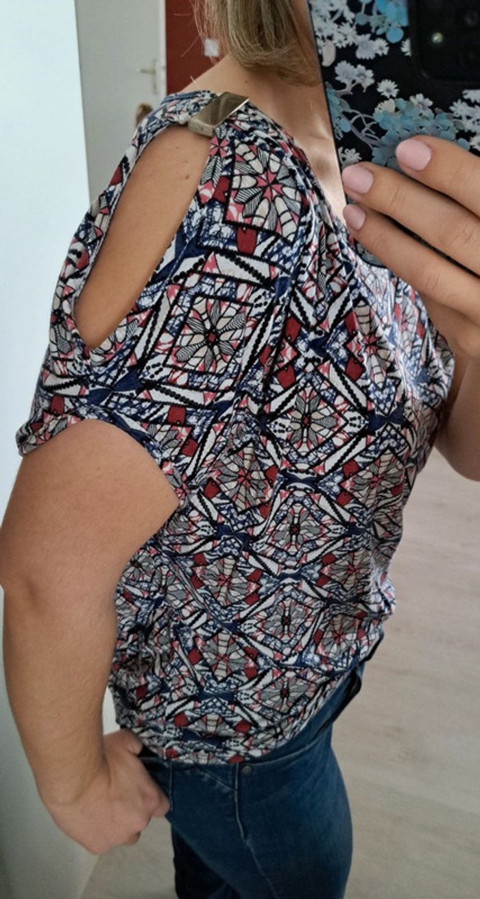 Tee-shirt épaules dénudées - photo numéro 2