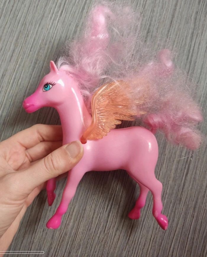 Licorne figurine jouet - dressing trié par tailles