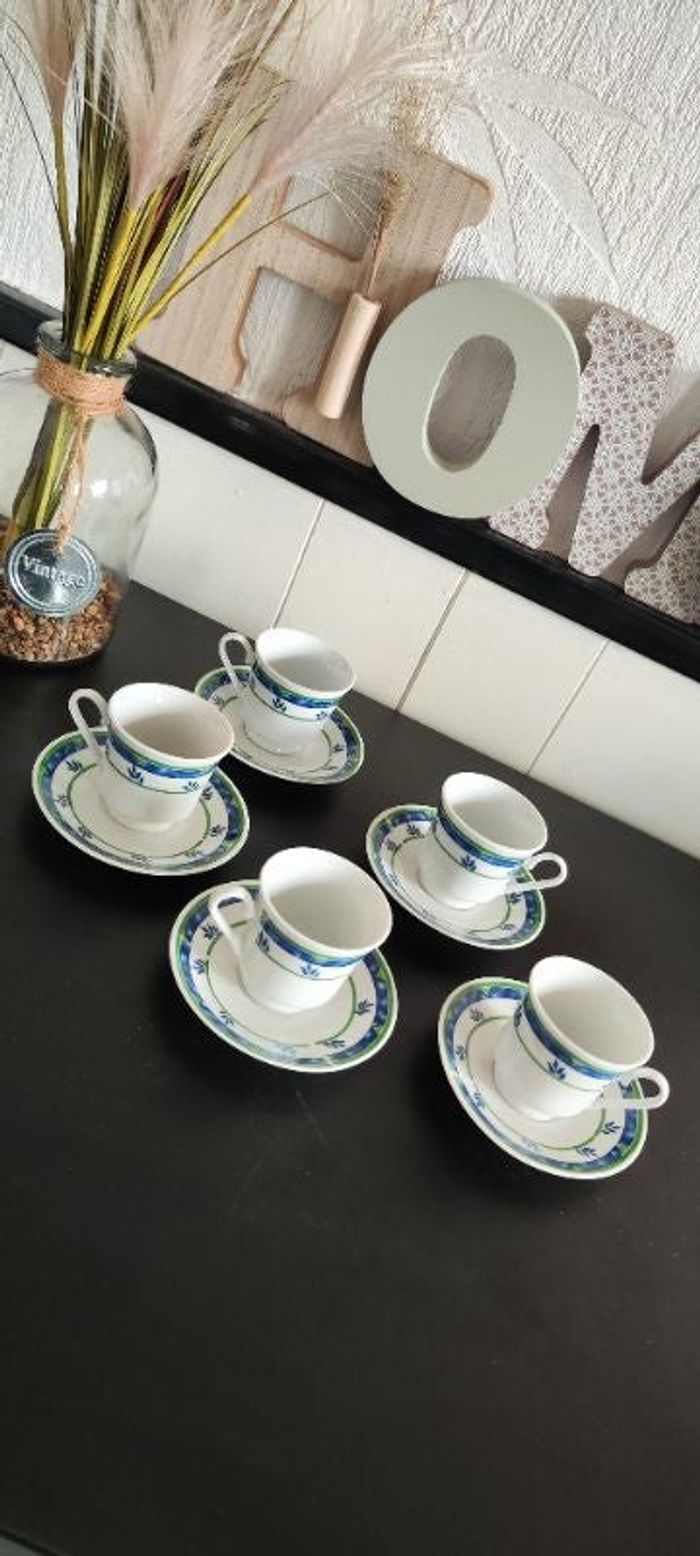 Lot de 10 pièces service porcelaine