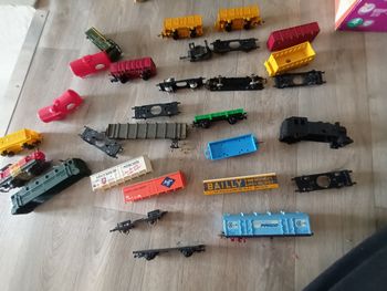 Lot de train jouef pour pièces  fabriquer en france dans le jura 