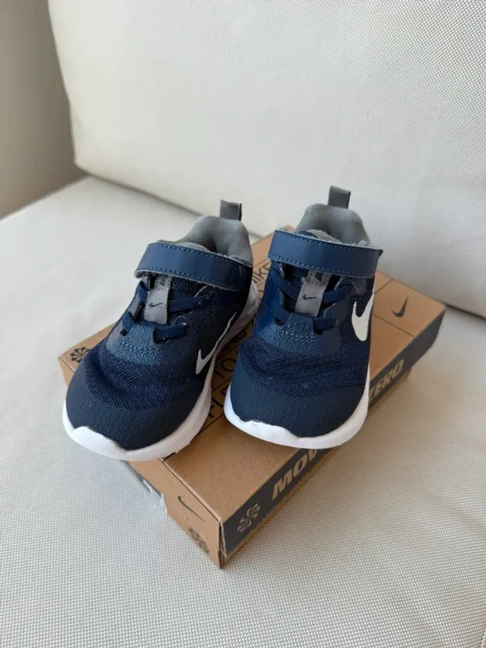 Basket Nike à scratch bleu marine - photo numéro 6
