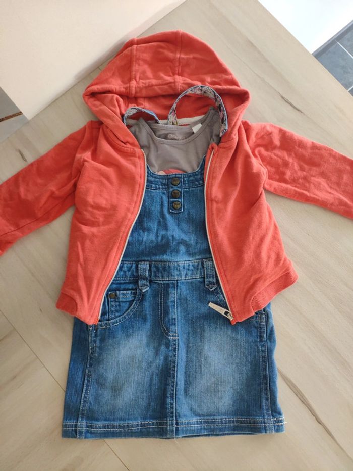 Tenue complète 12 mois jupe jean t shirt escargot et gilet rouge orangé