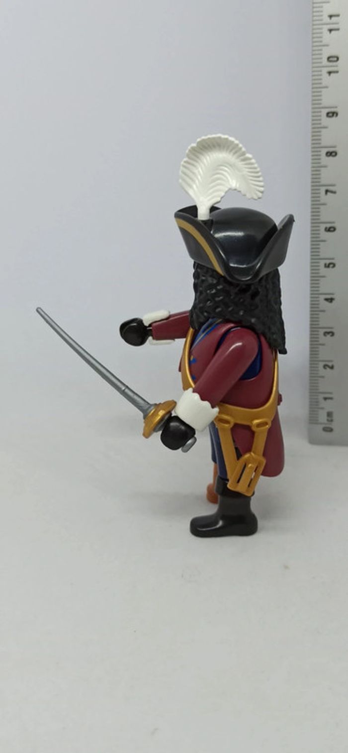 Homme pirate avec jambe de bois et cheveux frisés playmobil - photo numéro 2