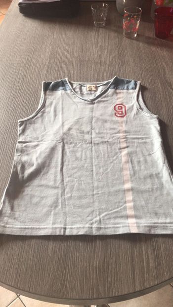 Petit Boy t shirt taille 10 ans