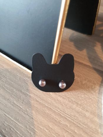 Neuf > Boucles d'oreilles à tige en perles d'eau douce grises