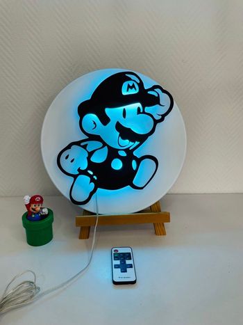 Cadre lumineux (led) réalisé sur disque vinyle 33T silhouette Super Mario 