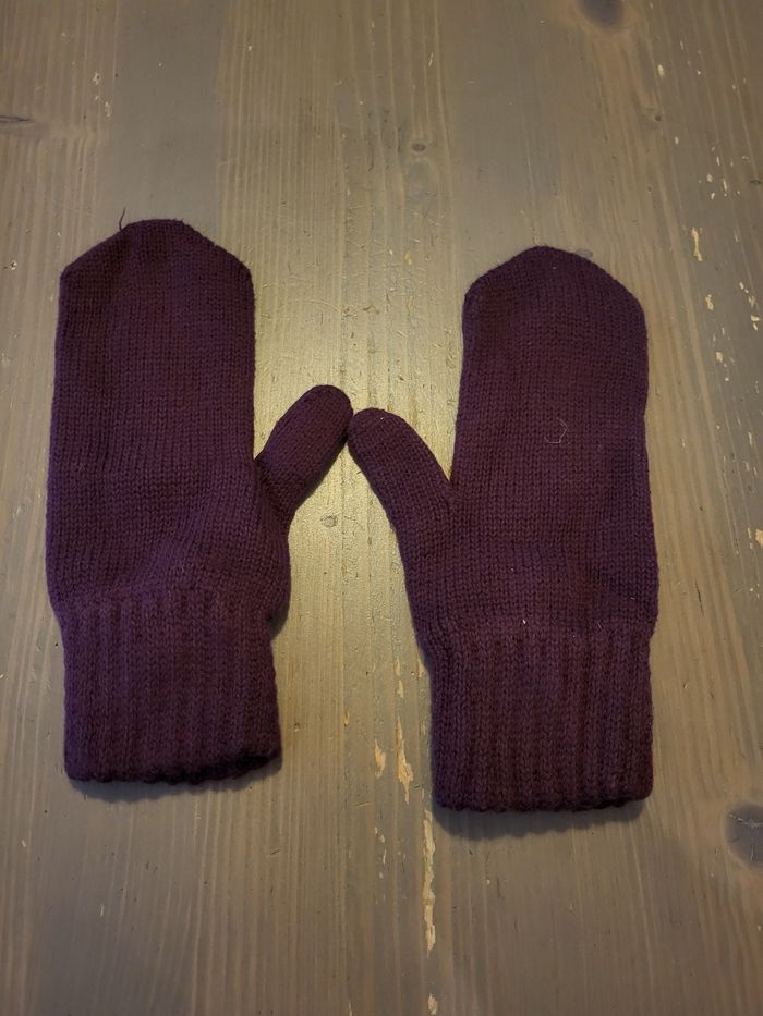 Paire de moufles prune 6 ans neuf