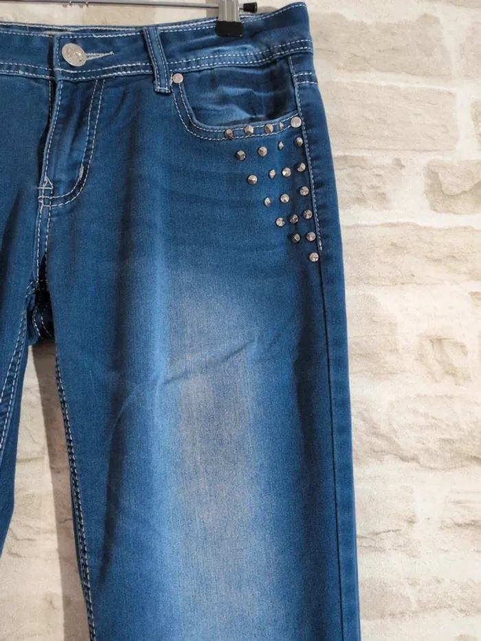 Jovial Jean – Taille L – Bleu foncé avec strass au niveau des poches - photo numéro 2