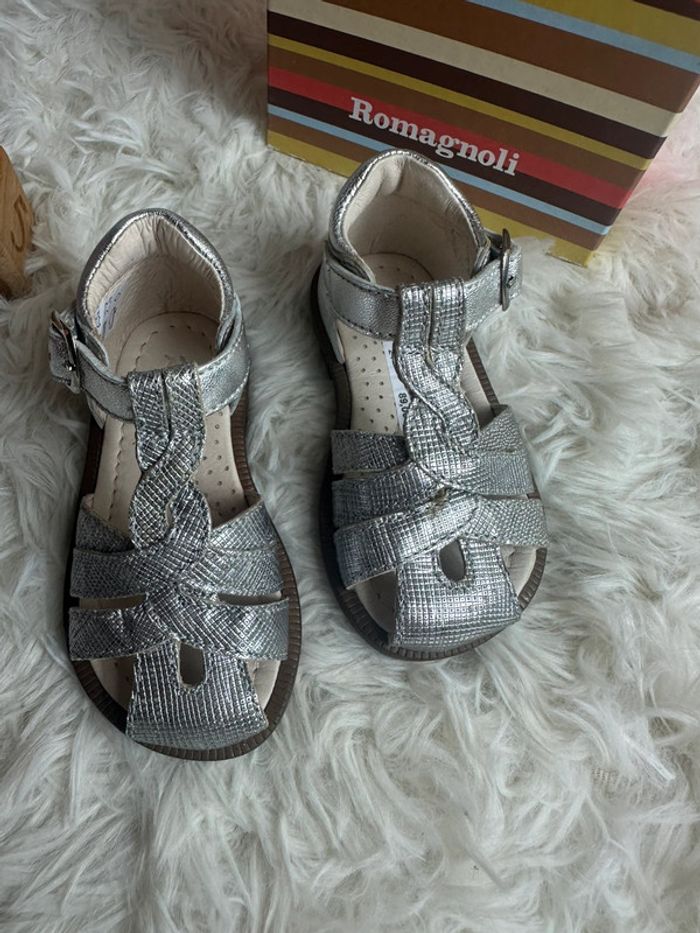 Paire de sandales argentées Romagnoli taille 21 - photo numéro 3