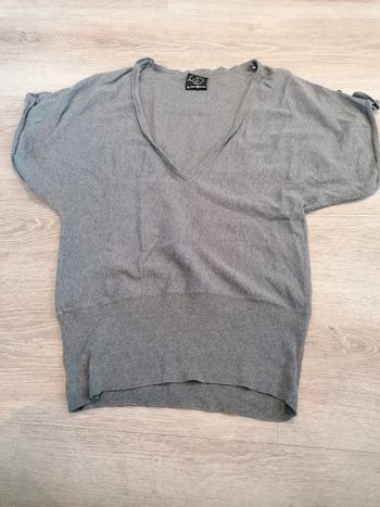 Tee shirt cache cache