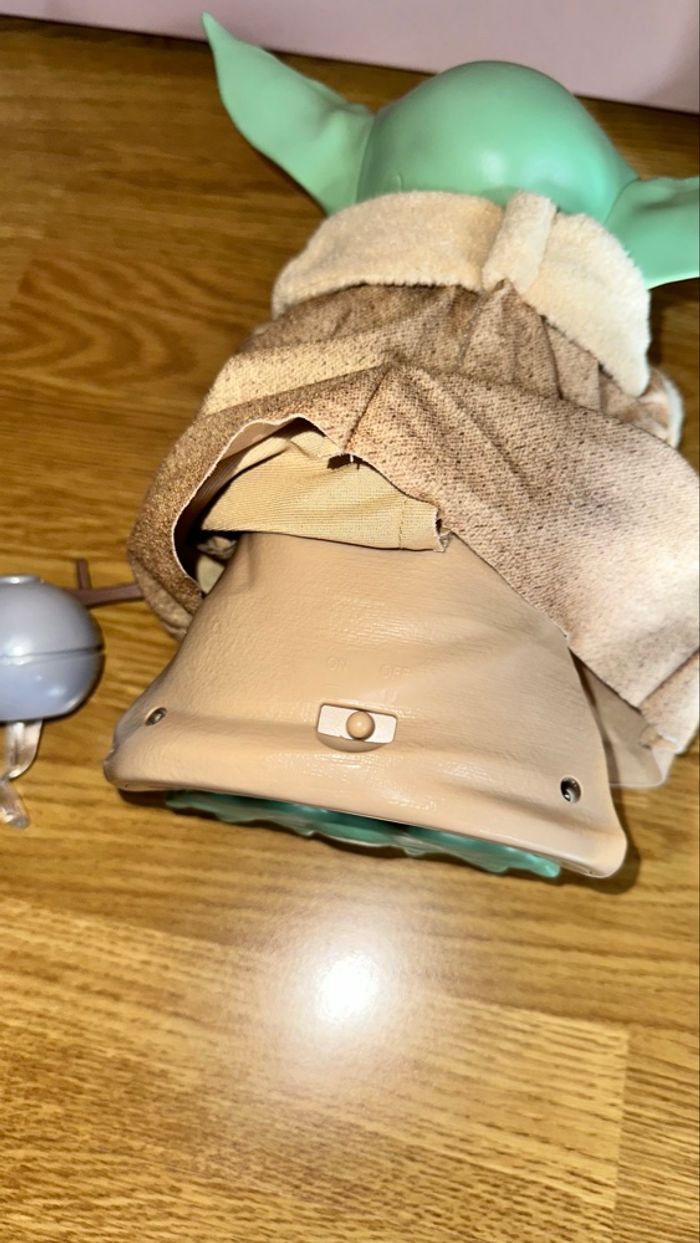 Jouet interactif Baby Yoda - neuf avec ses accessoires - Star Wars - photo numéro 7