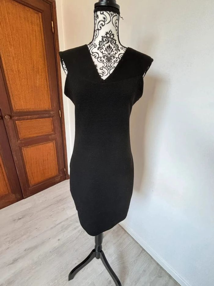Petite robe noire Mango