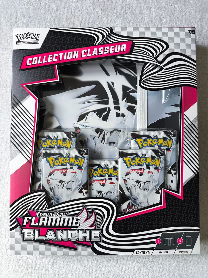 Coffret classeur pokémon flamme blanche EV10.5