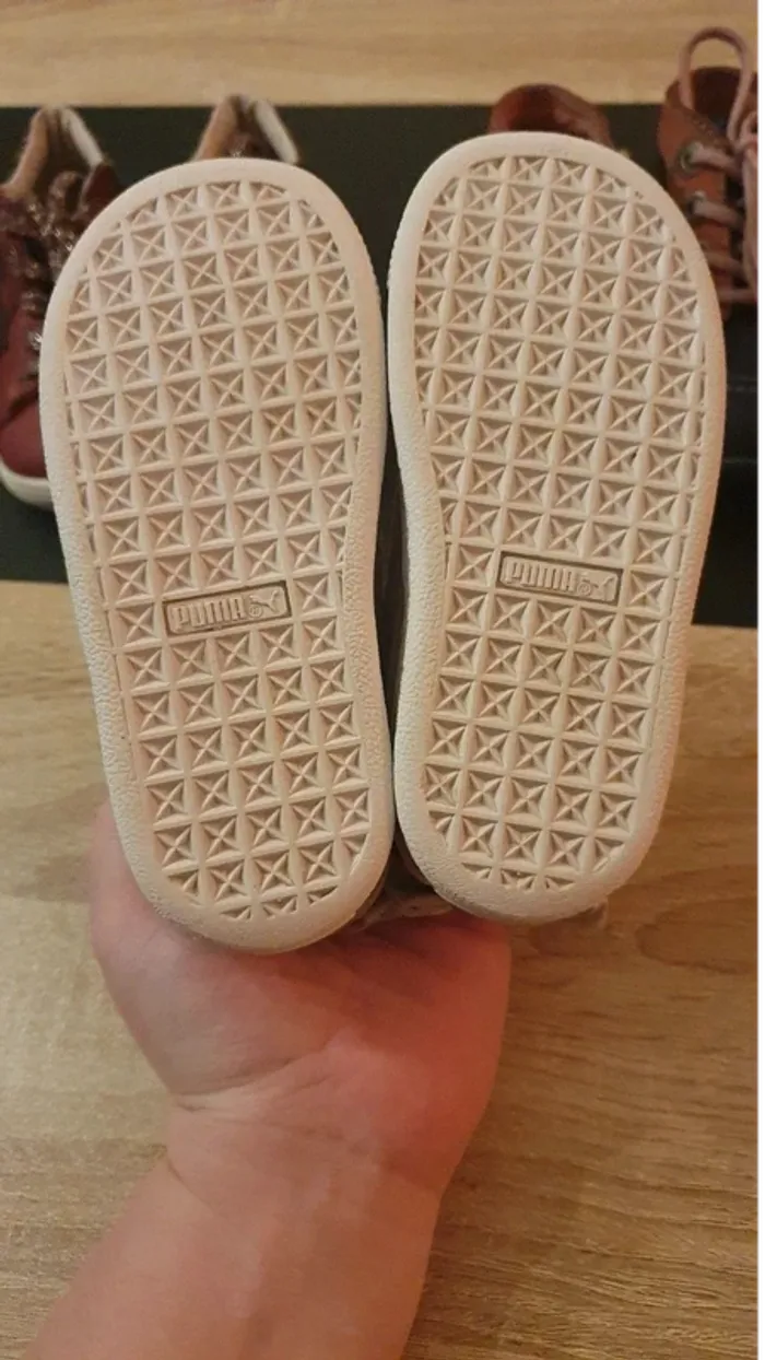 Lot de 3 paires de chaussures pointure 23 - photo numéro 4