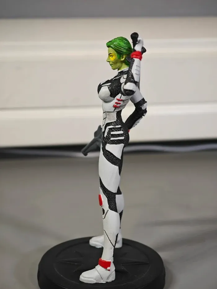 Figurine Les gardiens de la galaxie : Gamora 14cm officielle Marvel sans boite - photo numéro 2