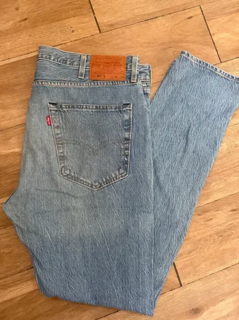 Jean Levi’s 501 Homme – Bleu clair – Très bon état