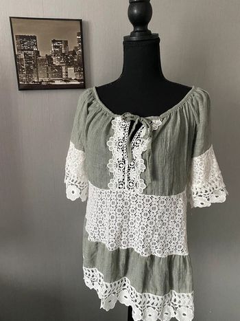 Haut gris manche courte dentelle taille unique