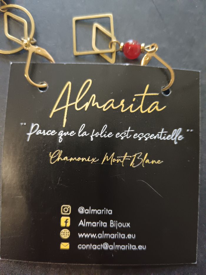 Boucles d'oreilles neuves - photo numéro 2