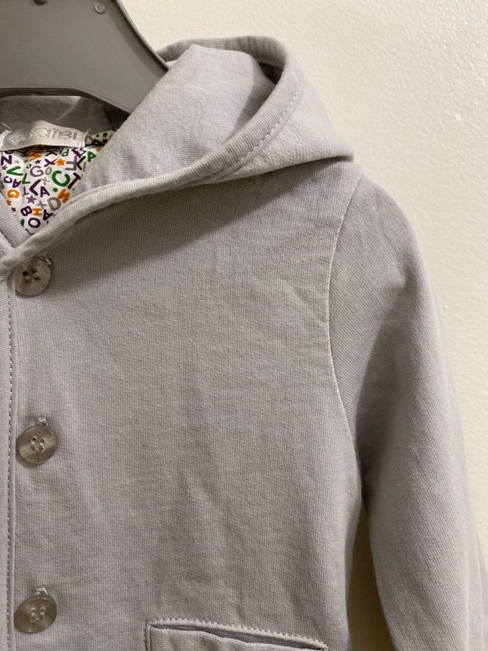 Veste à capuche gris clair gilet avec boutons bébé mixte garçon fille taille 6 mois Obaïbi - photo numéro 6