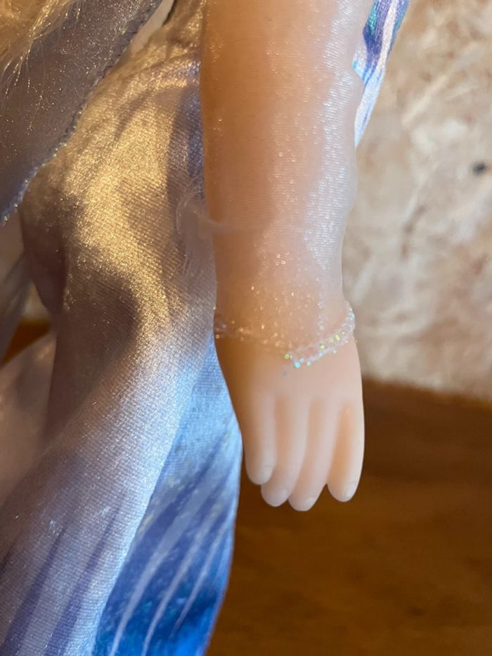 Jolie Poupée Disney Elsa de la Reine des neiges - photo numéro 17