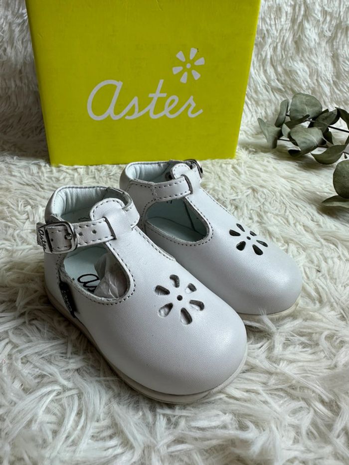 Paire de chaussures blanches aster taille 17 - photo numéro 2