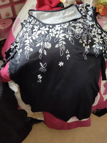 Blues top épaule dénudée